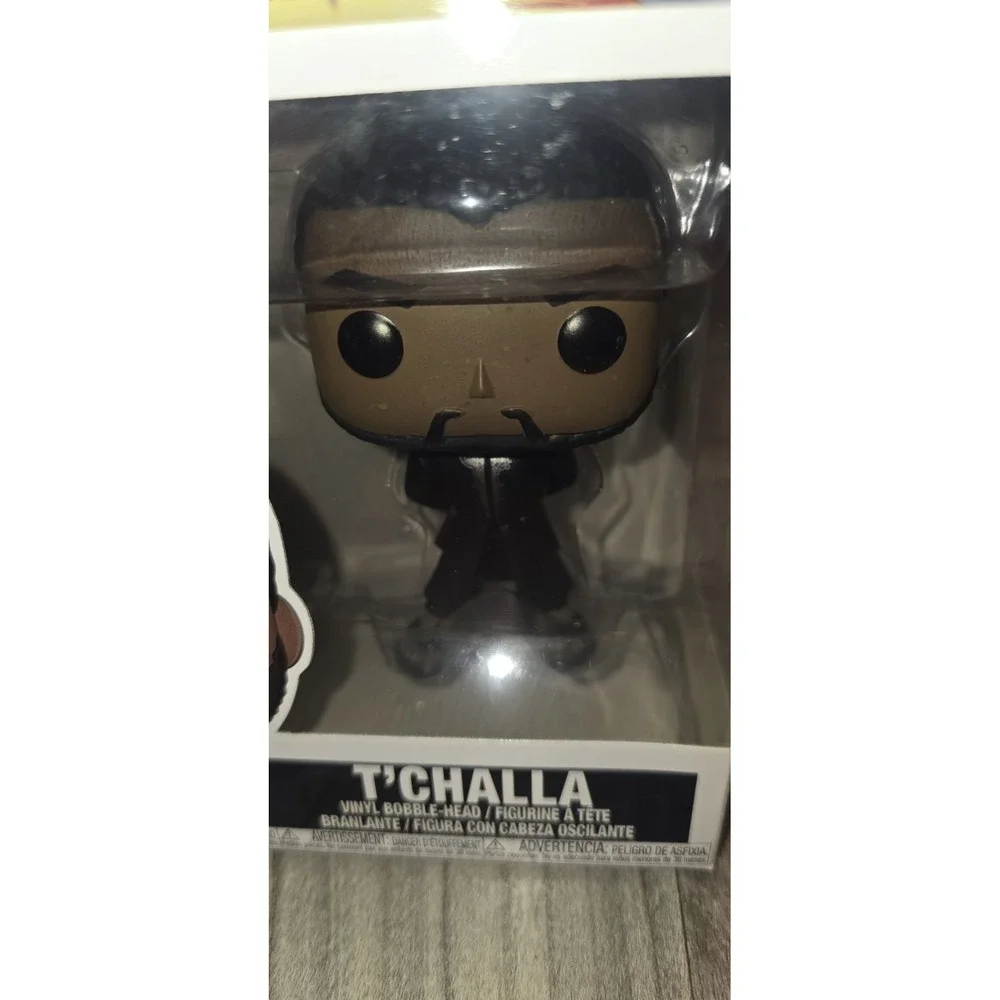 Funko Pop Black Panther T'Challa (Chadwick Boseman) Vinyl Bobble-Head Figure